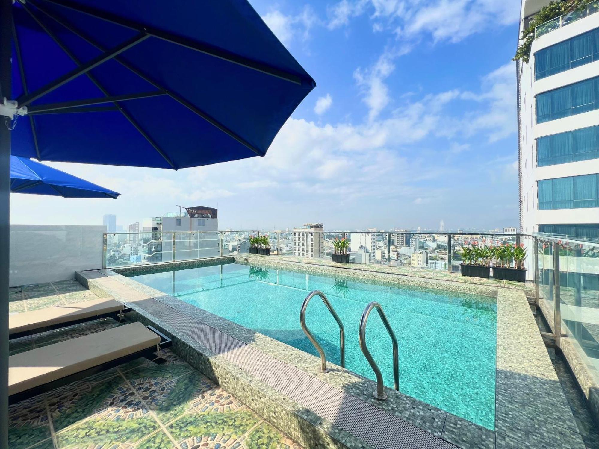 Palazzo Luxury Hotel Дананг Экстерьер фото