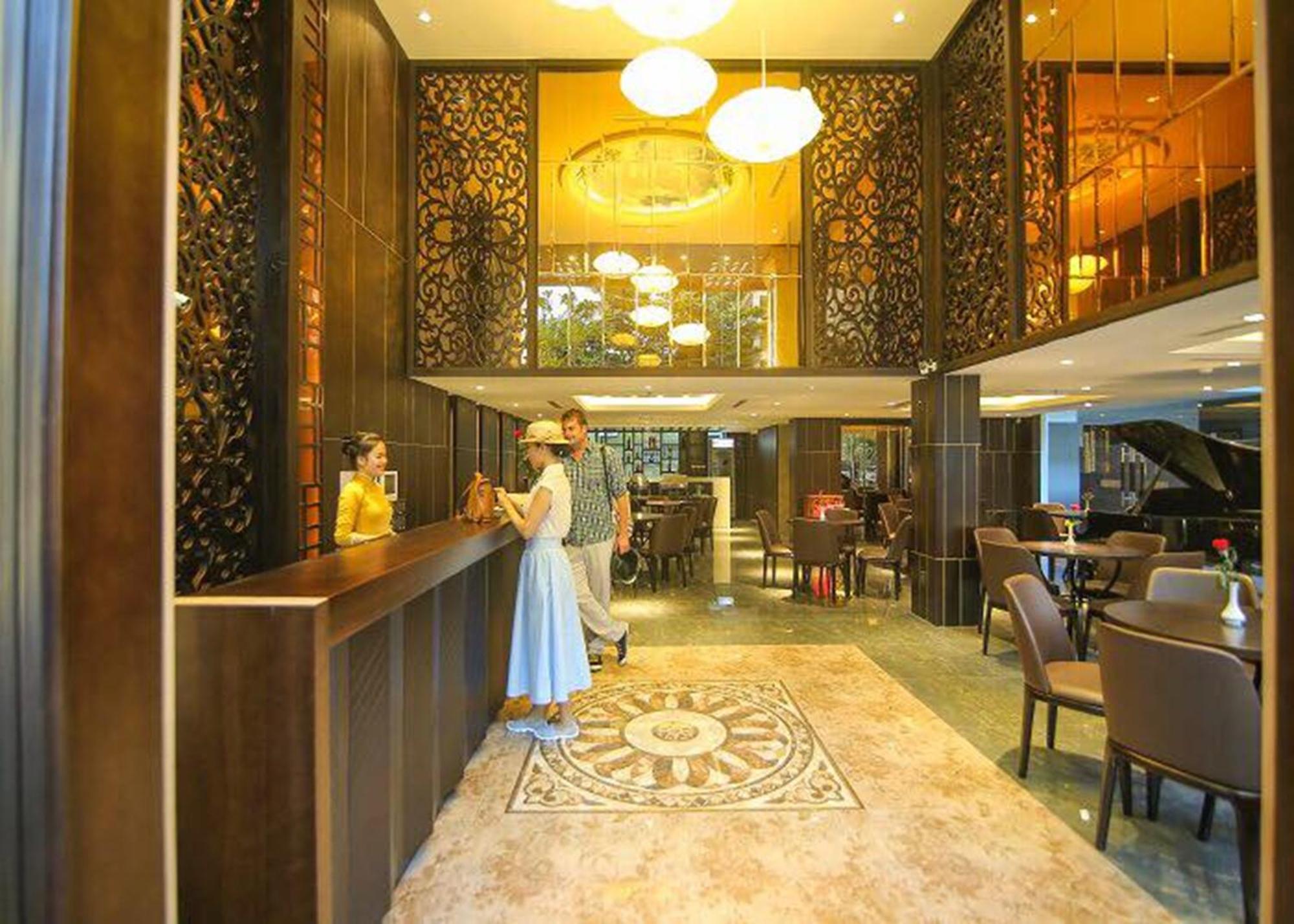 Palazzo Luxury Hotel Дананг Экстерьер фото